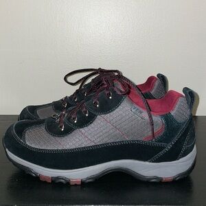 L.L. Bean Women's Athletic Shoes - Black and Red
